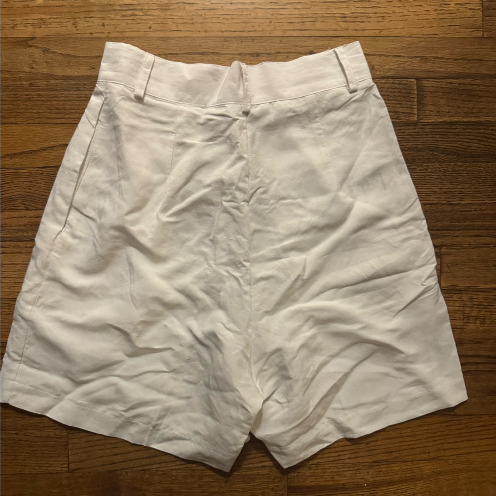 Uncle Studios Linen White High-Waisted pleated Shorts small like new - Picture 3 of 5